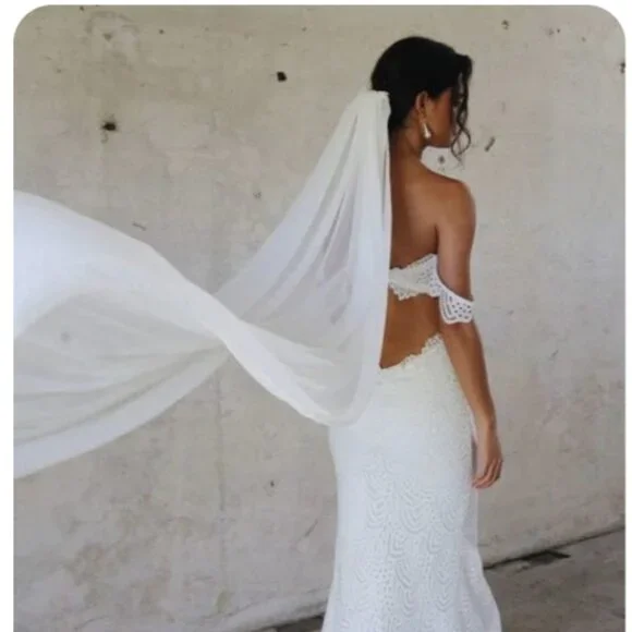 Grace Love Lace Gabriela silk chiffon cathedral veil NWT - Picture 1 of 8